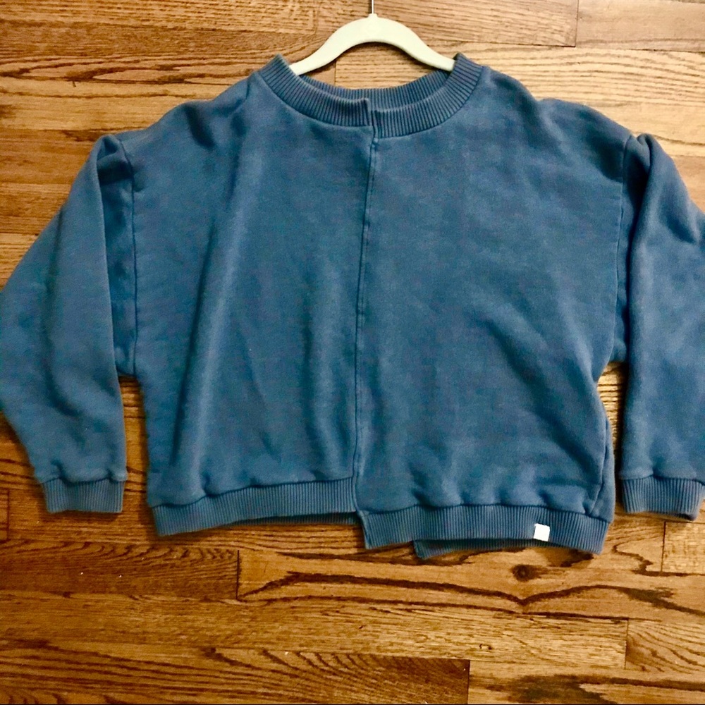 cropped sweatshirt